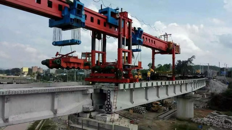 山东聊城架桥机厂家 AI智脑领航 方案动态迭代——轮轨式架桥机施工方案智能优化与决策技术探析