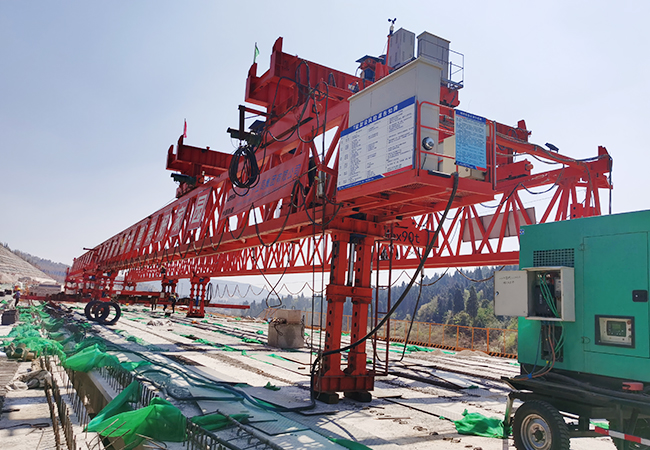 陕西铜川架桥机厂家 纸间铸铁骨 场上展锋芒：一台新型架桥机的诞生全旅程