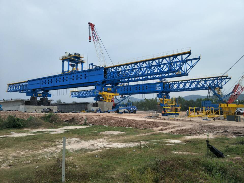 河南济源架桥机厂家 循境而选 稳架通途：双导梁架桥机三类行走方式适配与选型之道