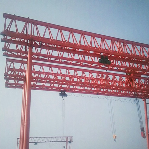 内蒙古呼伦贝尔龙门吊厂家 铁轨旁的钢铁搬运工——单主梁龙门吊的铁路货场坚守