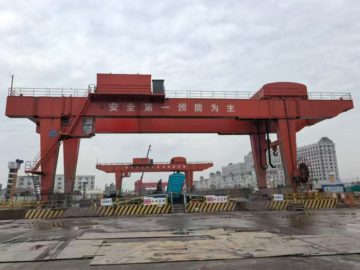 湖南长沙龙门吊厂家 造船龙门起重机高温软化隐患与维保措施